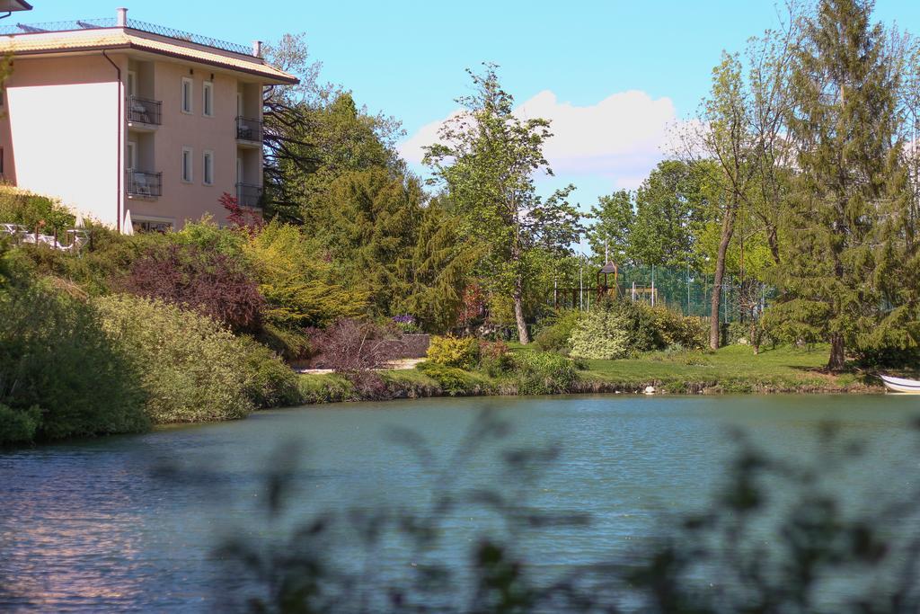 Parco Del Lago Resort & Spa Villagrande  Exterior photo